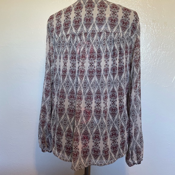 Hollister lightweight printed long sleeve blouse - Picture 2 of 5